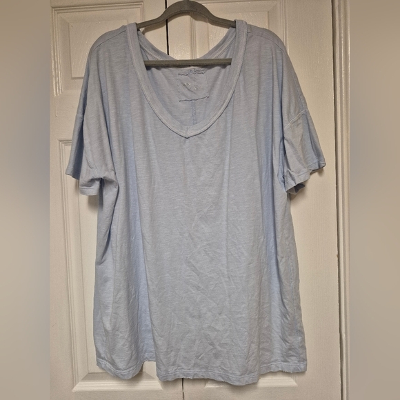Arie women's Light Blue V-Neck Short Sleeve T-Shirt Size XL - Picture 2 of 4